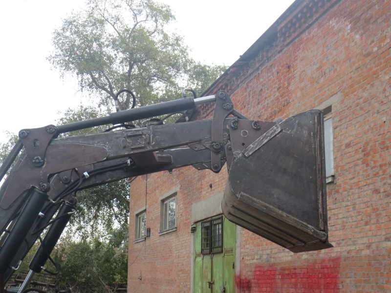 Фронтальний навантажувач "Демі-мікс 5" img-03.jpg